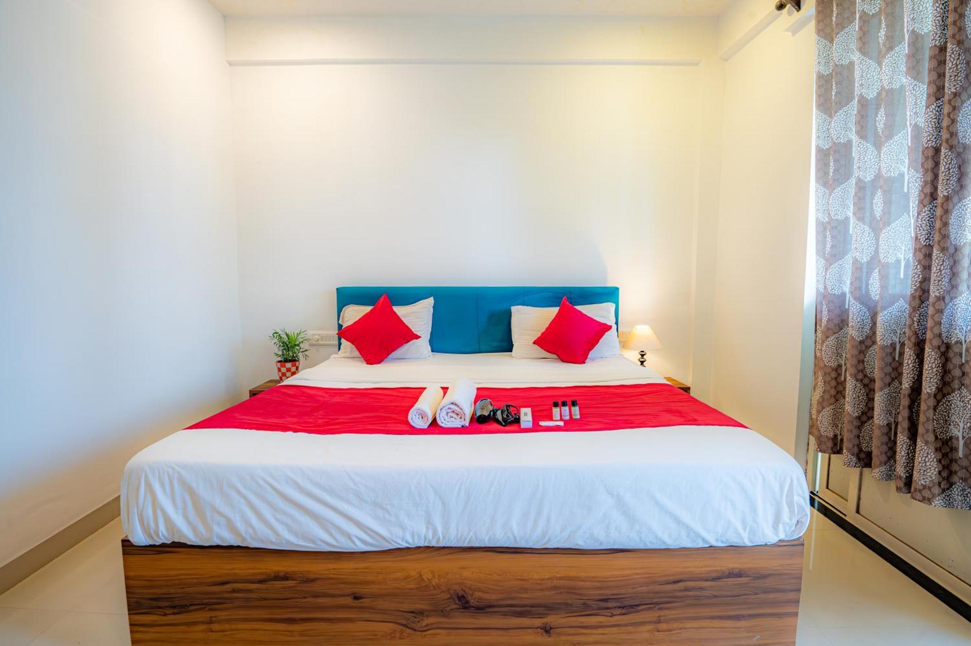 Morjim Sea Waves-Beach Front Hotel Экстерьер фото