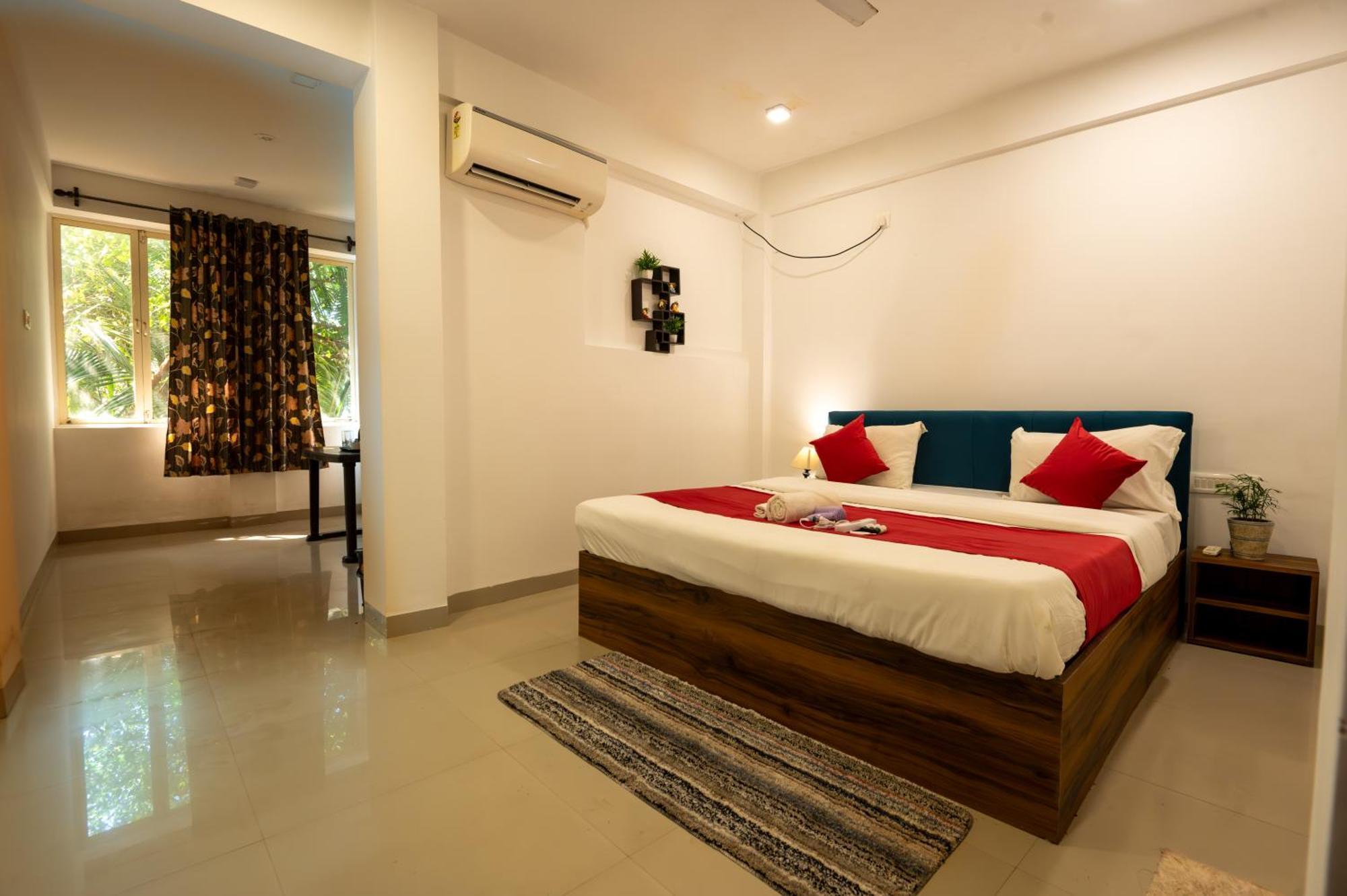 Morjim Sea Waves-Beach Front Hotel Экстерьер фото